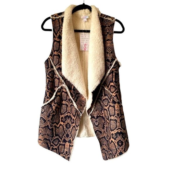 LuLaRoe Jackets & Blazers - NWT LuLaRoe leopard tribal cheetah print vest warm vest women’s small fall cute